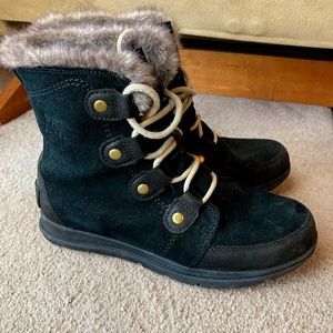 Gently Used Sorel Women's Faux Fur-Lined Winter Boots, size 9.5